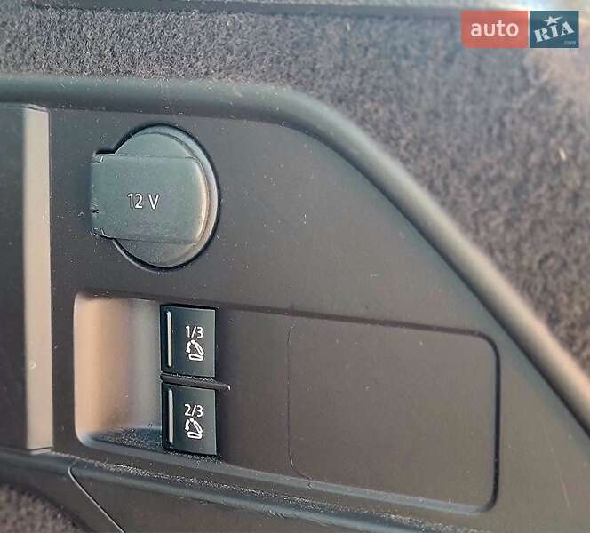 Позашляховик / Кросовер Volkswagen Touareg 2013 в Києві