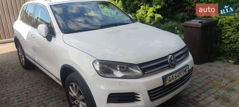 Позашляховик / Кросовер Volkswagen Touareg 2012 в Києві