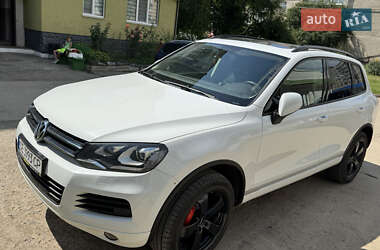 Внедорожник / Кроссовер Volkswagen Touareg 2014 в Новоднестровске