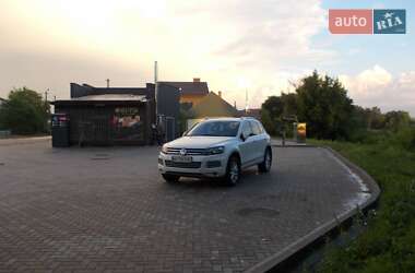 Внедорожник / Кроссовер Volkswagen Touareg 2012 в Старой Выжевке