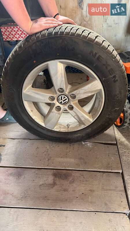 Позашляховик / Кросовер Volkswagen Touareg 2012 в Старій Вижівці