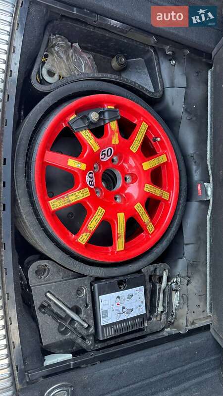 Позашляховик / Кросовер Volkswagen Touareg 2012 в Старій Вижівці