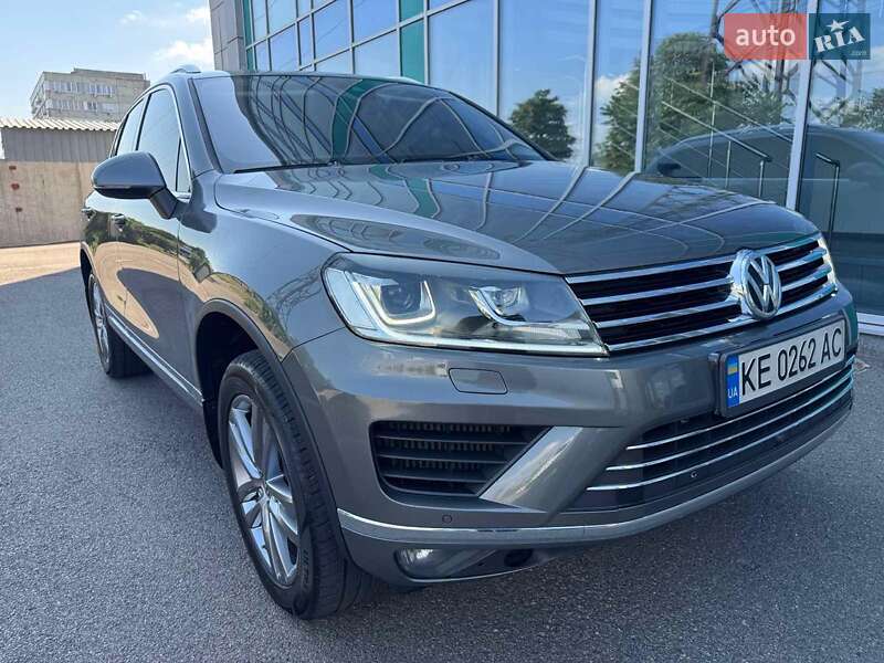 Позашляховик / Кросовер Volkswagen Touareg 2014 в Дніпрі
