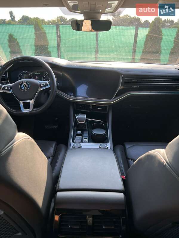 Внедорожник / Кроссовер Volkswagen Touareg 2018 в Кропивницком