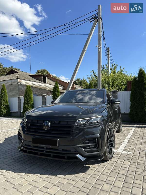 Внедорожник / Кроссовер Volkswagen Touareg 2023 в Киеве