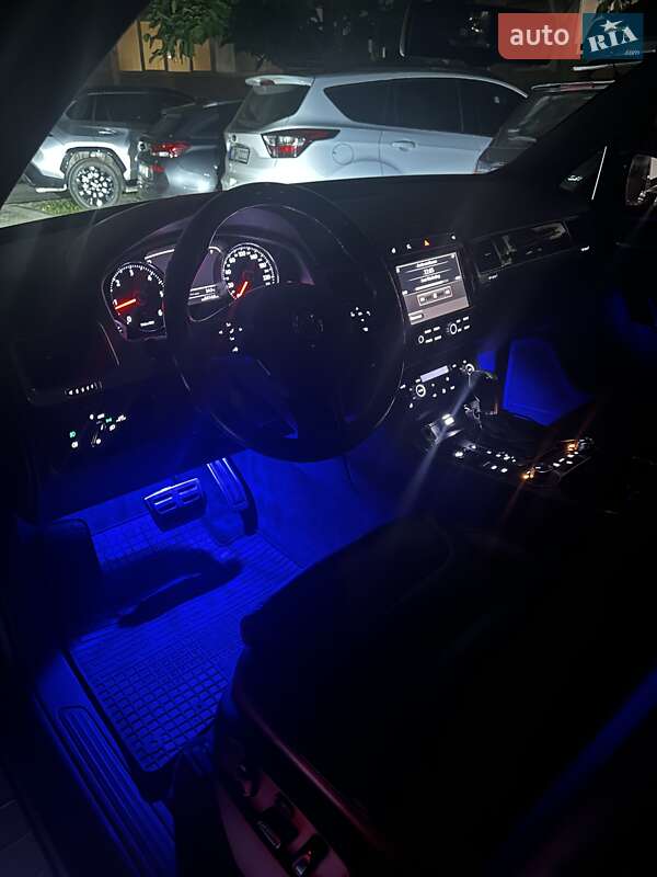 Внедорожник / Кроссовер Volkswagen Touareg 2015 в Тернополе фото 43 Внедорожник / Кроссовер Volkswagen Touareg 2015 в Тернополе