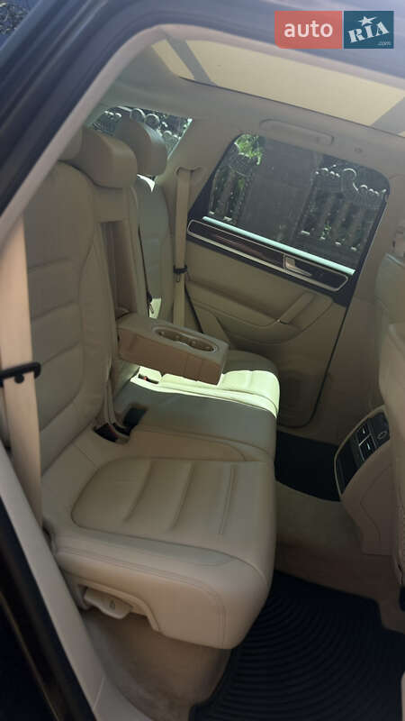 Позашляховик / Кросовер Volkswagen Touareg 2015 в Львові фото 10 Позашляховик / Кросовер Volkswagen Touareg 2015 в Львові