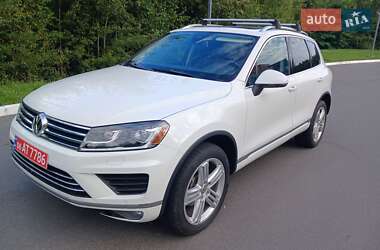 Внедорожник / Кроссовер Volkswagen Touareg 2015 в Киеве