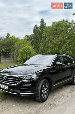 Внедорожник / Кроссовер Volkswagen Touareg 2018 в Николаеве