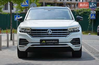 Позашляховик / Кросовер Volkswagen Touareg 2019 в Києві