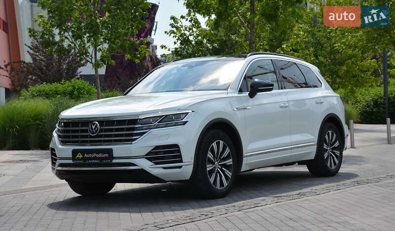 Внедорожник / Кроссовер Volkswagen Touareg 2019 в Киеве
