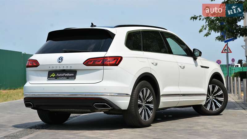 Внедорожник / Кроссовер Volkswagen Touareg 2019 в Киеве