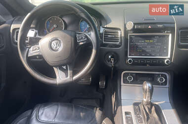 Внедорожник / Кроссовер Volkswagen Touareg 2011 в 
