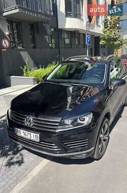 Внедорожник / Кроссовер Volkswagen Touareg 2016 в Киеве