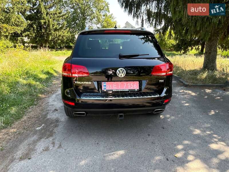 Внедорожник / Кроссовер Volkswagen Touareg 2013 в Дубно