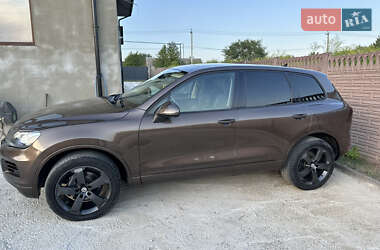 Позашляховик / Кросовер Volkswagen Touareg 2012 в Чернівцях