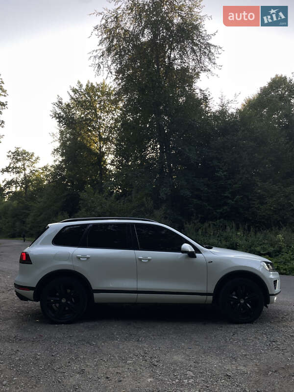 Внедорожник / Кроссовер Volkswagen Touareg 2016 в Бориславе