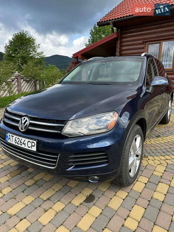 Внедорожник / Кроссовер Volkswagen Touareg 2011 в Ивано-Франковске