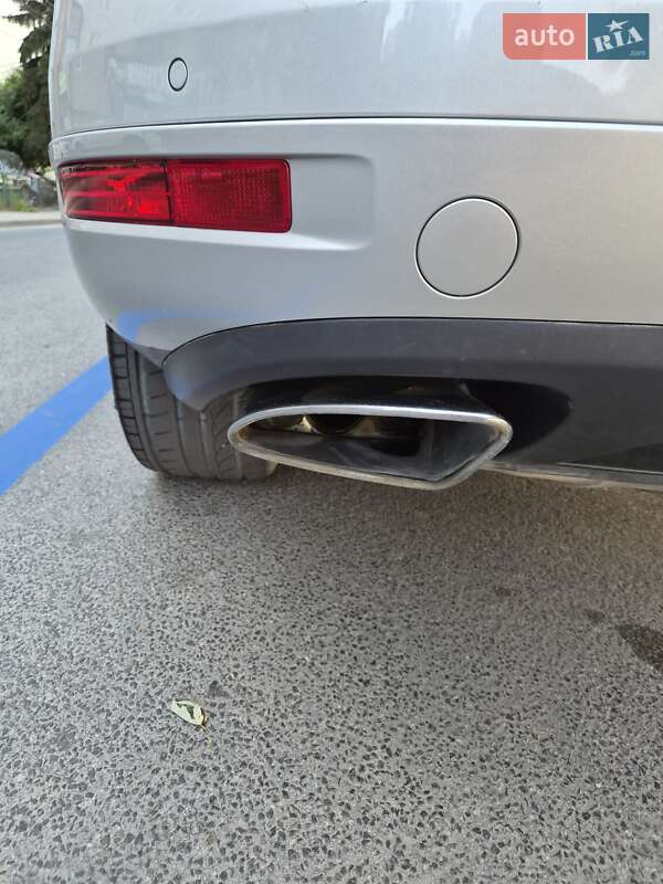 Позашляховик / Кросовер Volkswagen Touareg 2011 в Скалаті