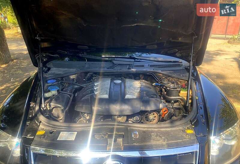 Внедорожник / Кроссовер Volkswagen Touareg 2006 в Снигиревке