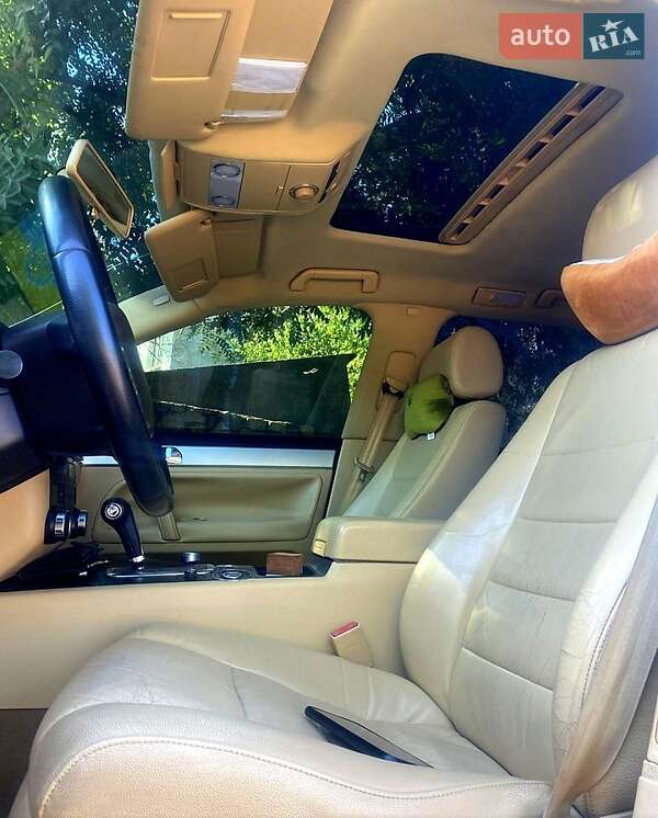 Внедорожник / Кроссовер Volkswagen Touareg 2006 в Снигиревке