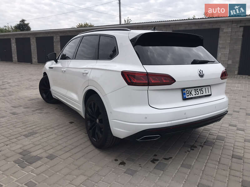 Внедорожник / Кроссовер Volkswagen Touareg 2020 в Березному