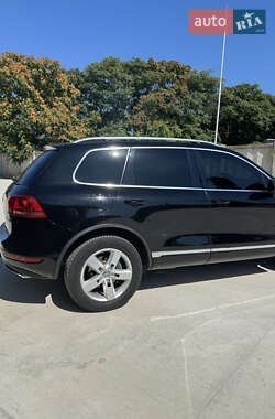 Внедорожник / Кроссовер Volkswagen Touareg 2010 в 