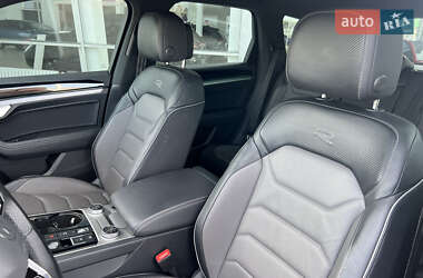 Внедорожник / Кроссовер Volkswagen Touareg 2022 в 