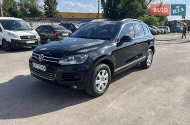 Внедорожник / Кроссовер Volkswagen Touareg 2012 в Киеве