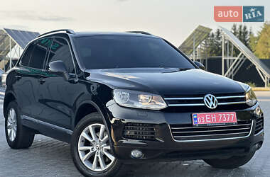 Внедорожник / Кроссовер Volkswagen Touareg 2012 в Нововолынске