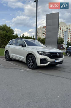 Внедорожник / Кроссовер Volkswagen Touareg 2021 в Киеве