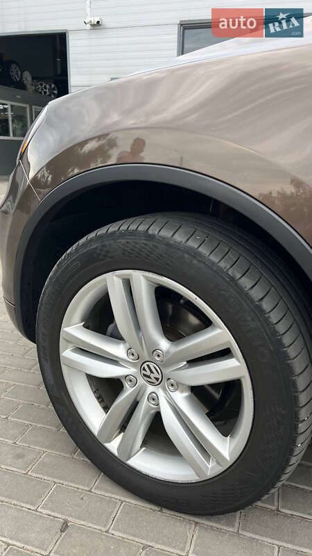 Внедорожник / Кроссовер Volkswagen Touareg 2010 в Новоселице