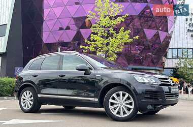 Внедорожник / Кроссовер Volkswagen Touareg 2013 в Киеве