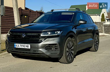 Позашляховик / Кросовер Volkswagen Touareg 2020 в Києві