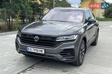 Позашляховик / Кросовер Volkswagen Touareg 2020 в Києві