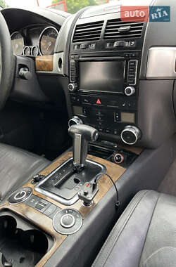 Внедорожник / Кроссовер Volkswagen Touareg 2008 в 