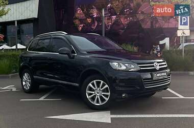 Позашляховик / Кросовер Volkswagen Touareg 2013 в Києві