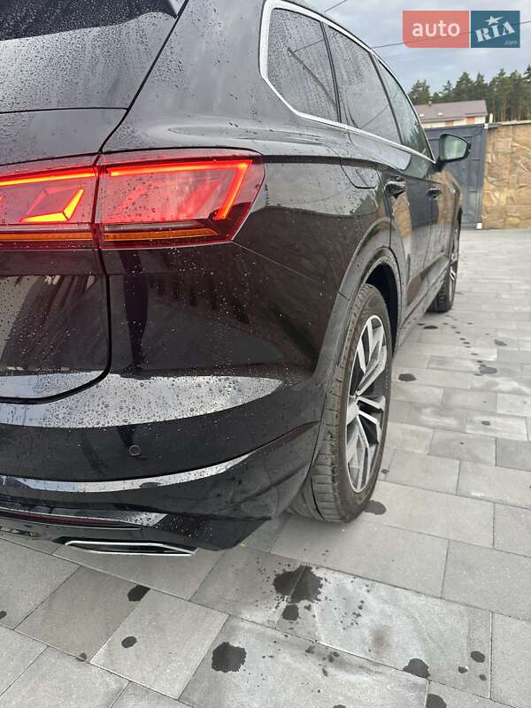 Позашляховик / Кросовер Volkswagen Touareg 2018 в Луцьку