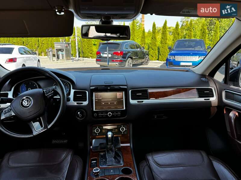 Внедорожник / Кроссовер Volkswagen Touareg 2012 в Надворной