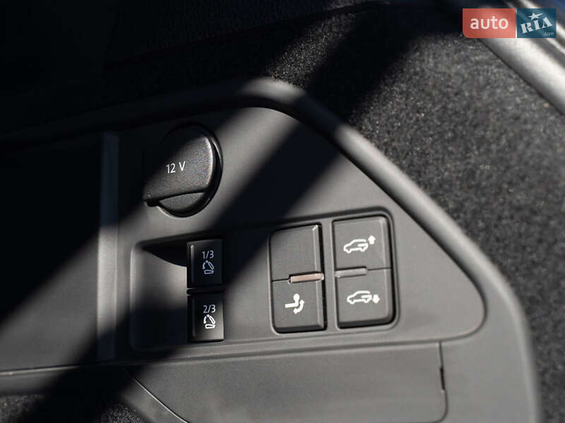 Позашляховик / Кросовер Volkswagen Touareg 2016 в Одесі фото 17 Позашляховик / Кросовер Volkswagen Touareg 2016 в Одесі