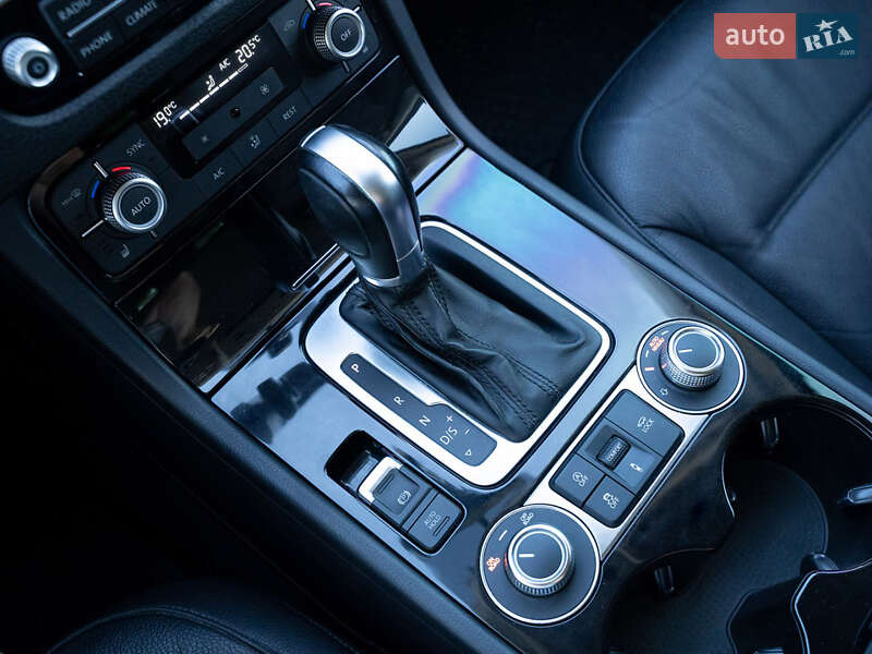 Позашляховик / Кросовер Volkswagen Touareg 2016 в Одесі фото 28 Позашляховик / Кросовер Volkswagen Touareg 2016 в Одесі