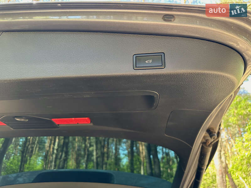 Внедорожник / Кроссовер Volkswagen Touareg 2013 в Кривом Роге