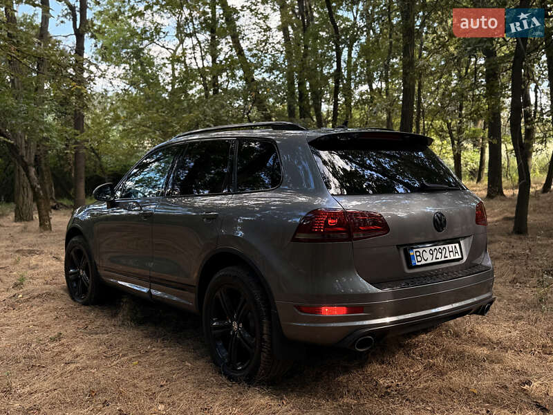 Внедорожник / Кроссовер Volkswagen Touareg 2013 в Кривом Роге