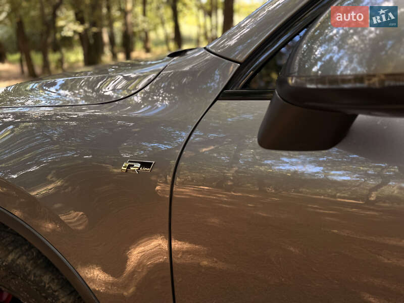 Внедорожник / Кроссовер Volkswagen Touareg 2013 в Кривом Роге