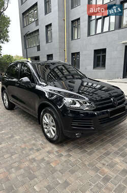 Внедорожник / Кроссовер Volkswagen Touareg 2014 в Одессе