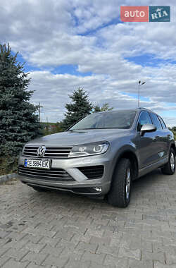 Внедорожник / Кроссовер Volkswagen Touareg 2015 в Черновцах