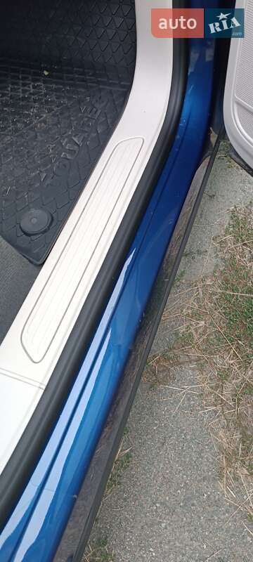 Внедорожник / Кроссовер Volkswagen Touareg 2015 в Днепре