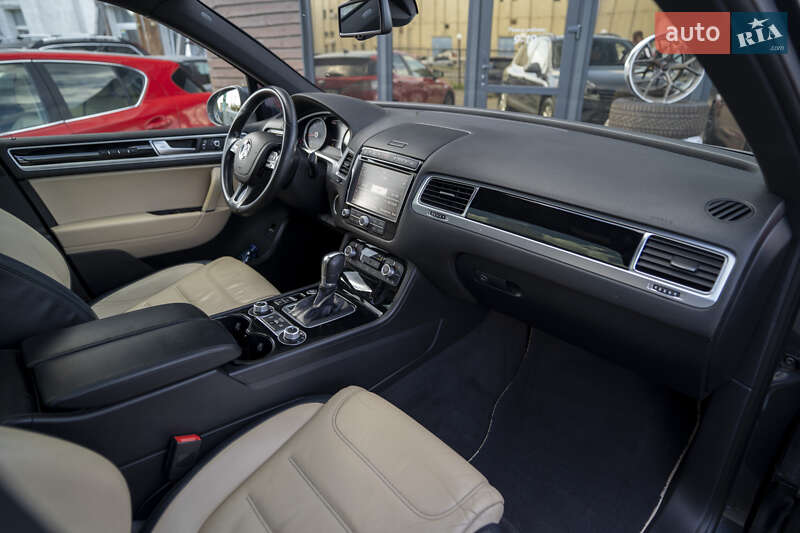 Внедорожник / Кроссовер Volkswagen Touareg 2015 в Киеве фото 36 Внедорожник / Кроссовер Volkswagen Touareg 2015 в Киеве