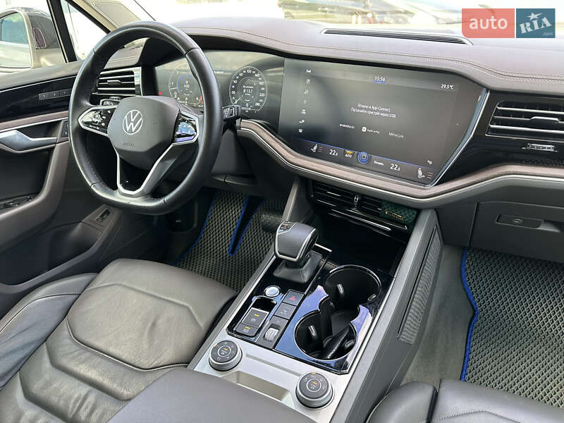 Позашляховик / Кросовер Volkswagen Touareg 2020 в Києві фото 27 Позашляховик / Кросовер Volkswagen Touareg 2020 в Києві