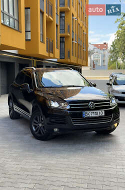 Внедорожник / Кроссовер Volkswagen Touareg 2011 в Виннице